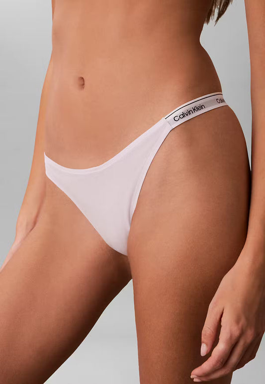  i Lyselilla fra Calvin Klein