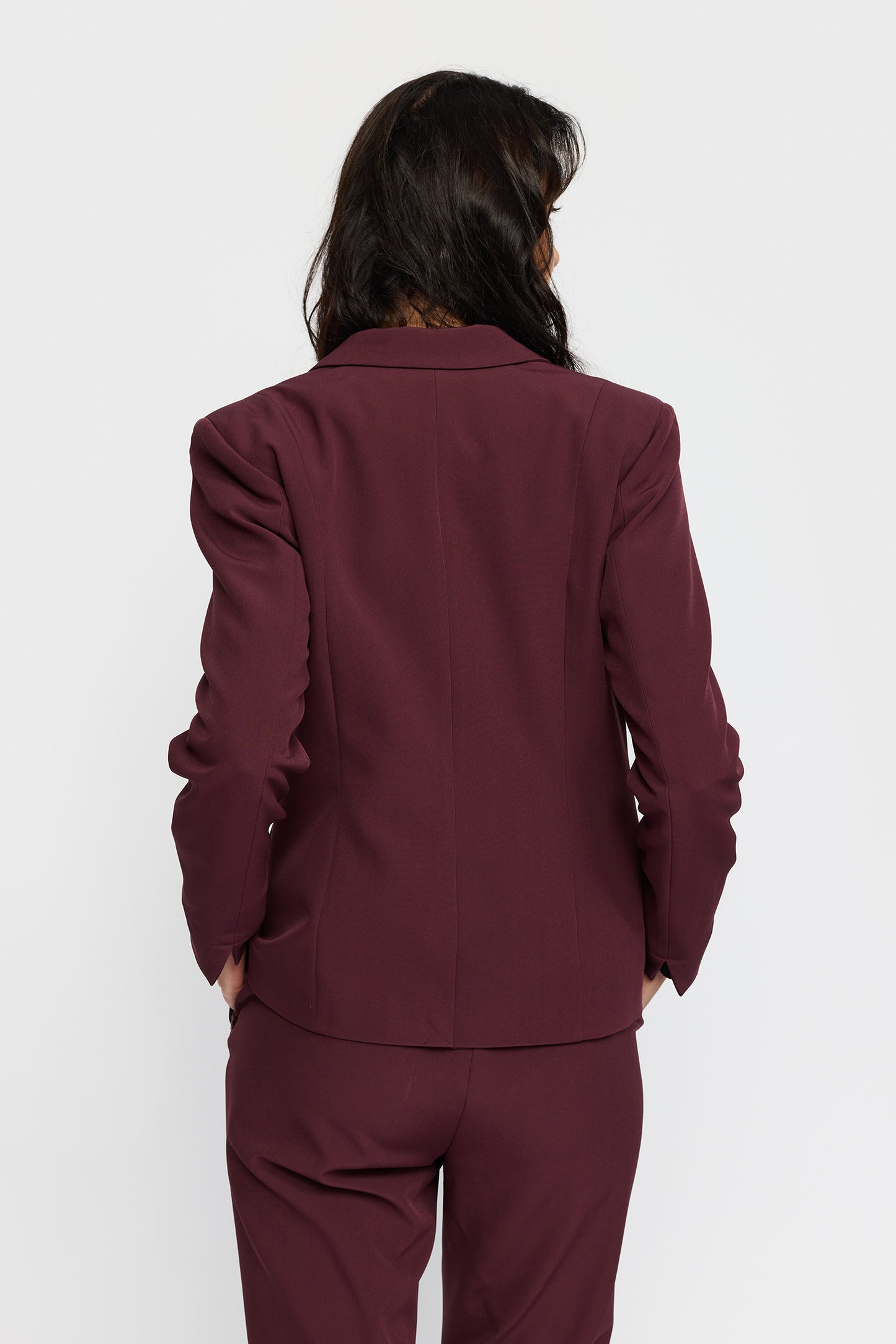 152616 | 2-Biz - Illie Bordeaux