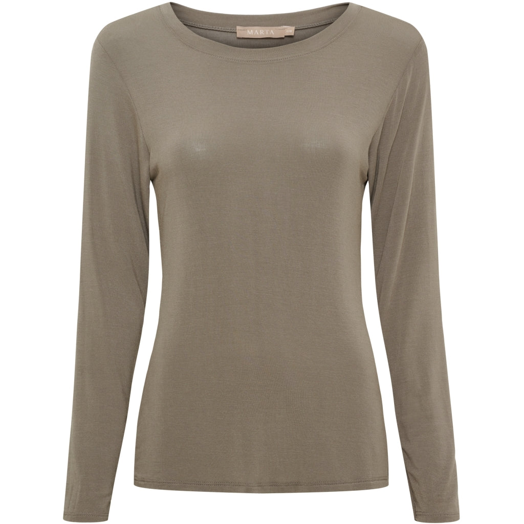 Olivengrøn bluse med lange ærmer og rund hals fra Marta du Château MDCElissa Brun.
