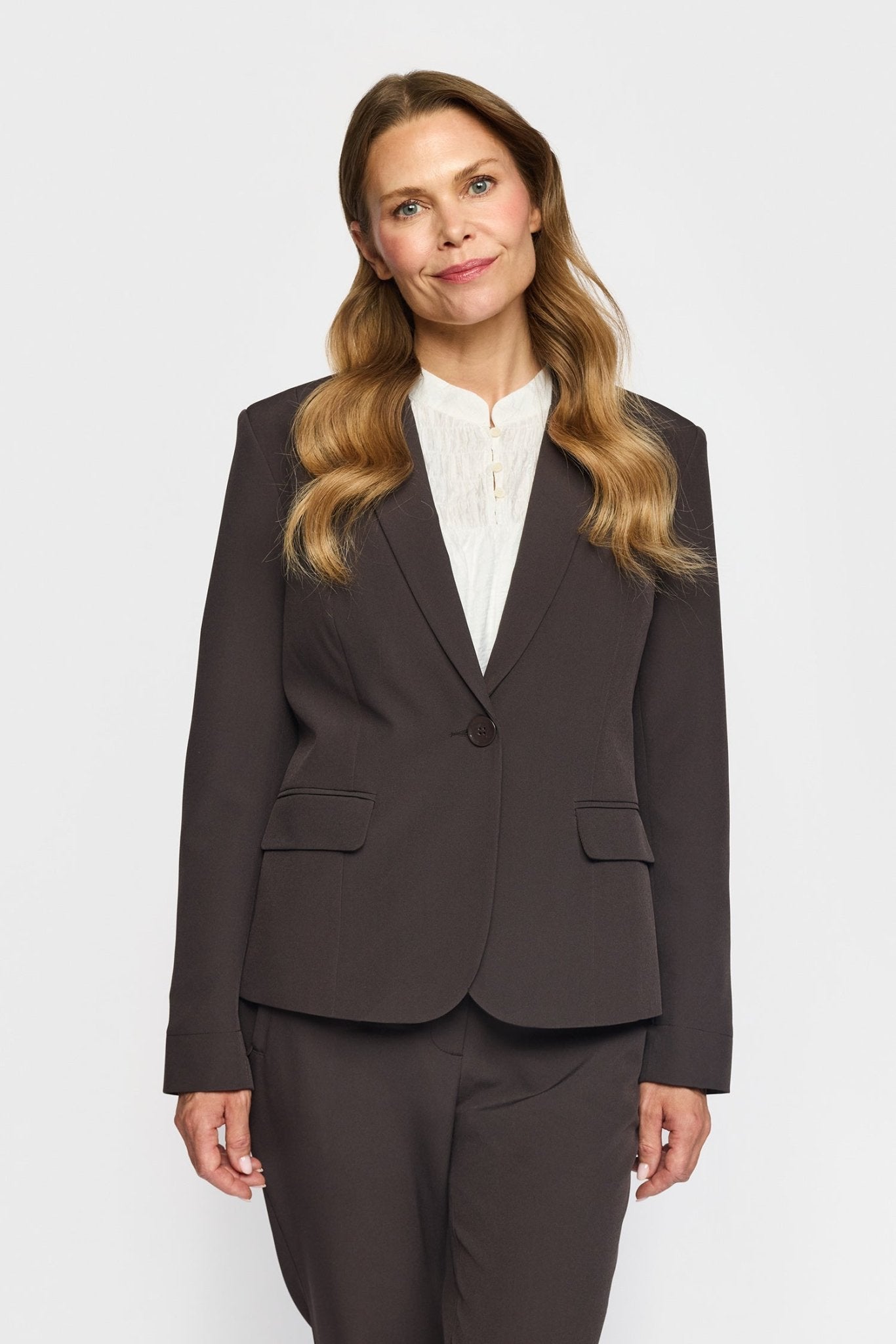 155660 | 2-Biz - Illie Mørkebrun