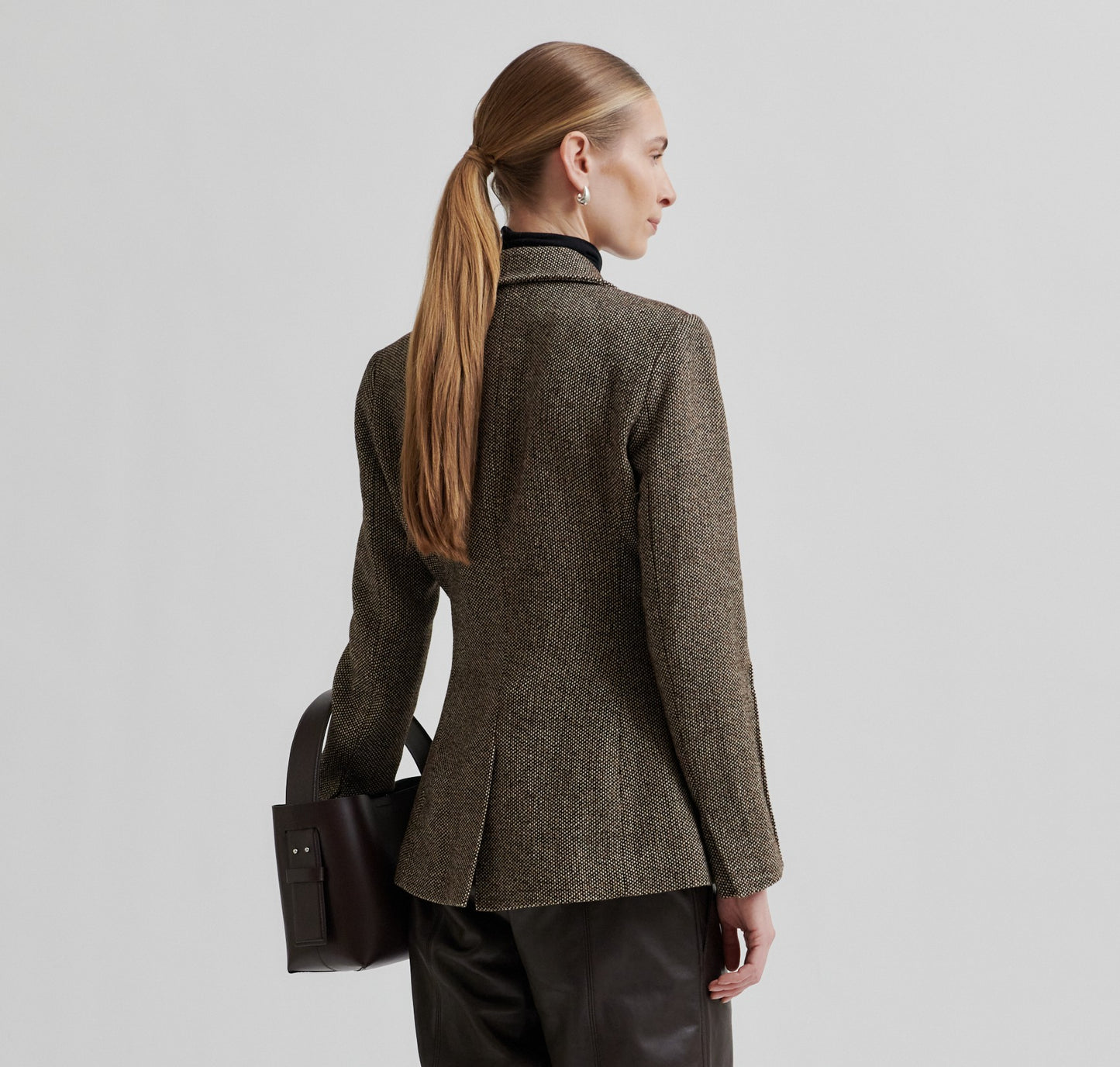 152586 | SECOND FEMALE - Emi Brun mønstret