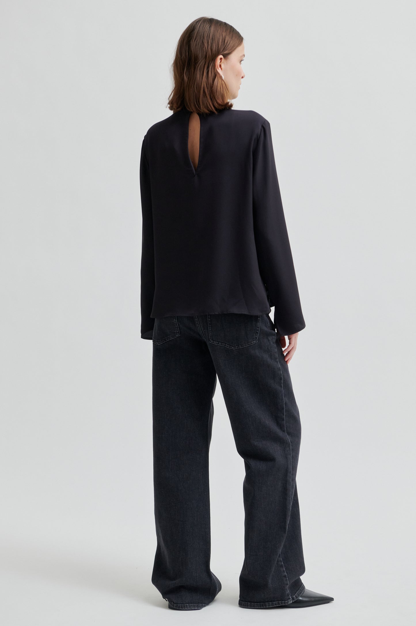 153248 | SECOND FEMALE - Glara Sort