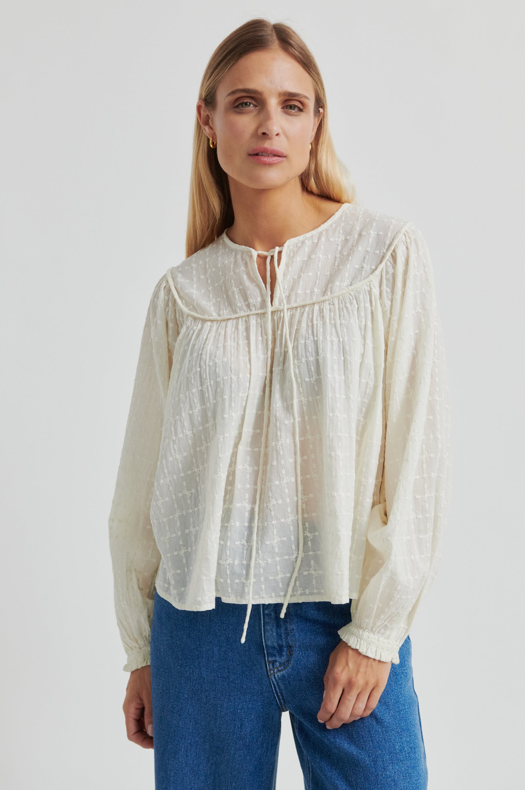 154046 | SECOND FEMALE - Mynthe Off white