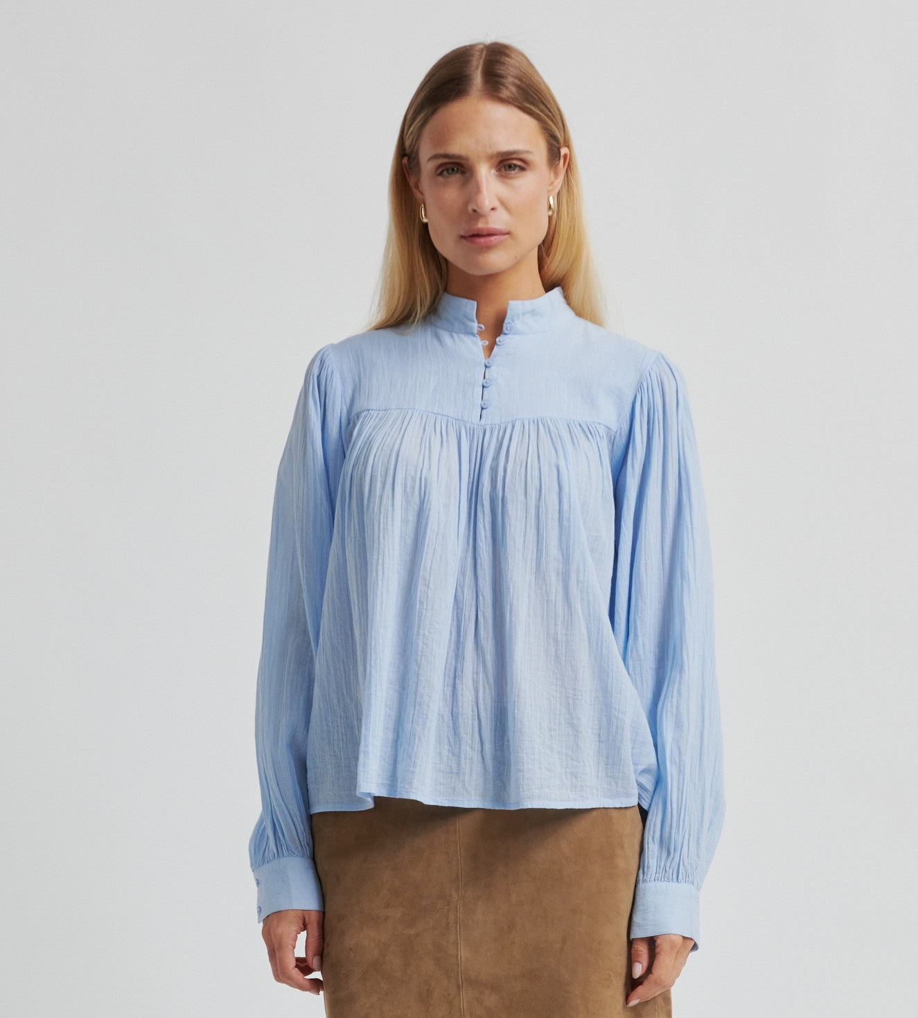 154045 | SECOND FEMALE - Ottilia Lyseblå