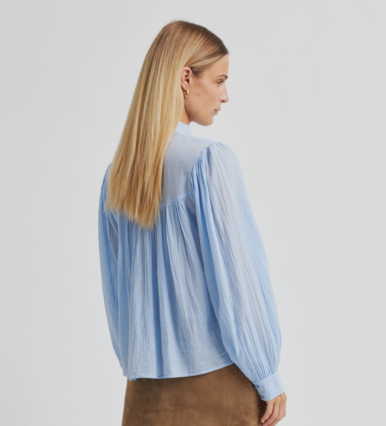 154045 | SECOND FEMALE - Ottilia Lyseblå