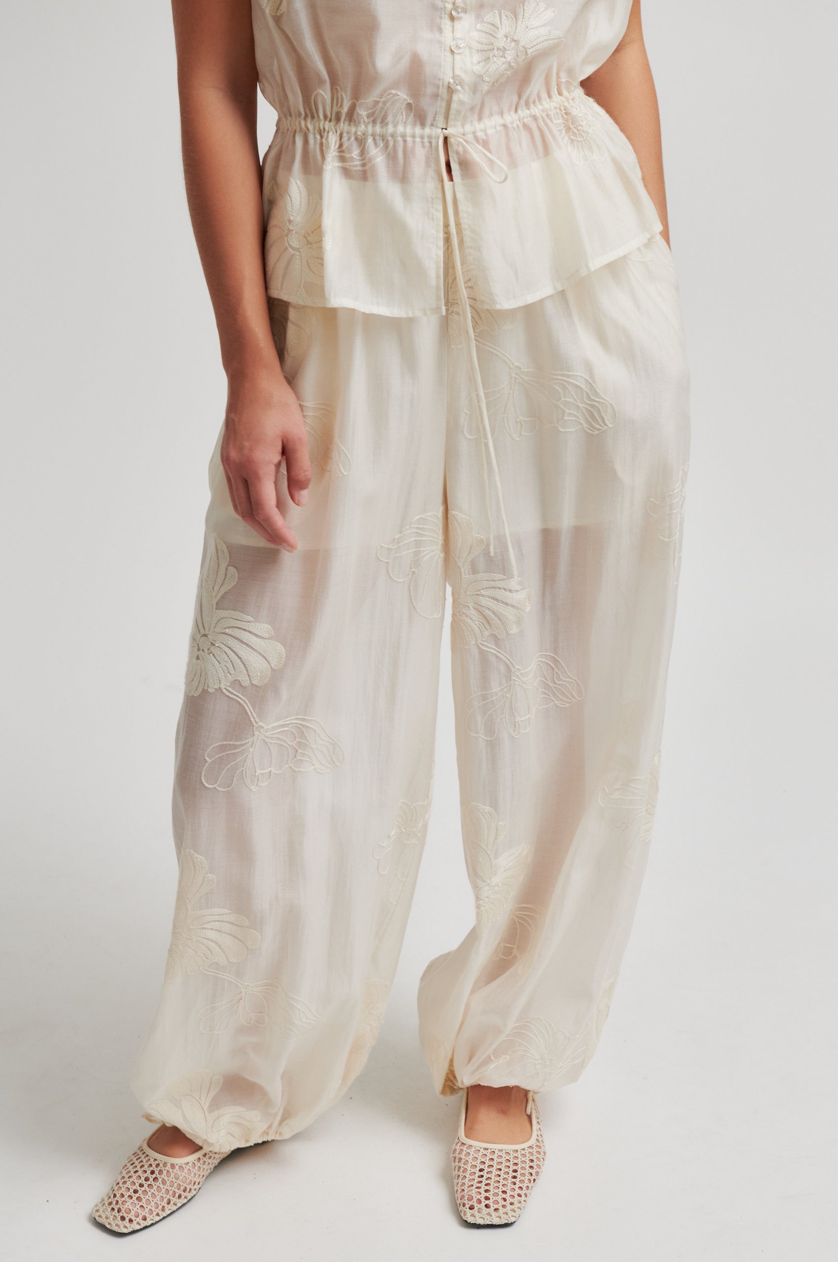 154872 | SECOND FEMALE - Vira Off white
