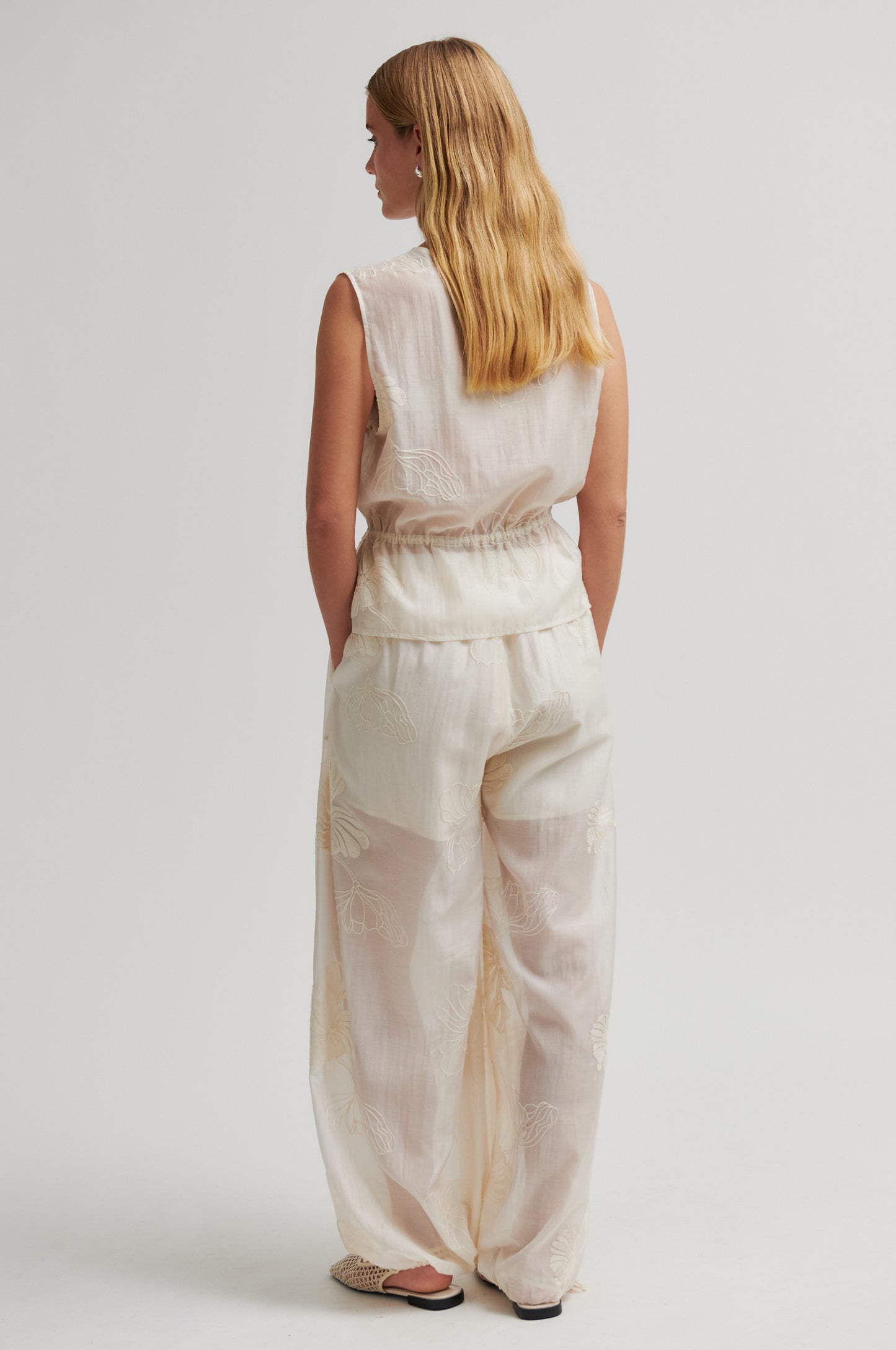 154872 | SECOND FEMALE - Vira Off white