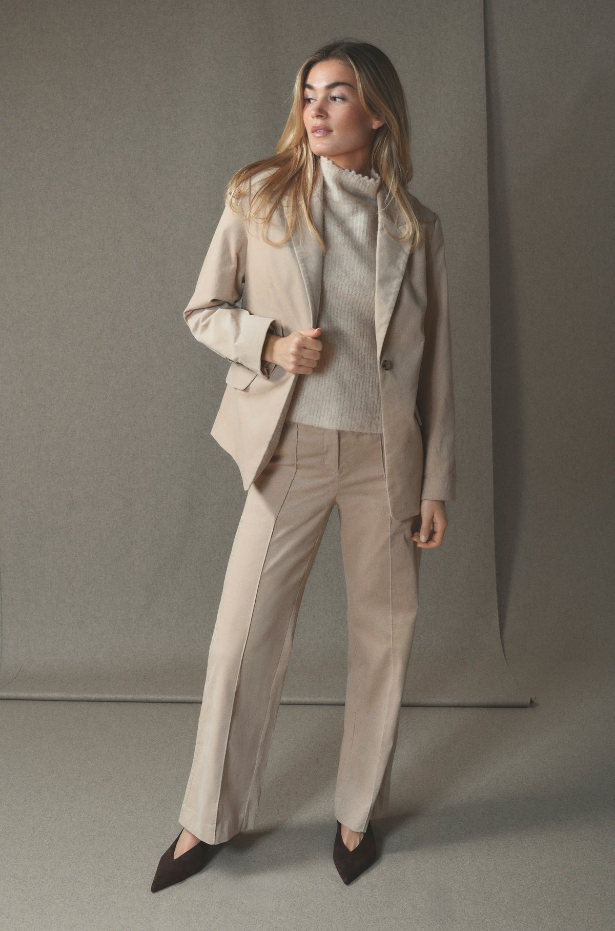 156409 | Gustav - Stacie Beige