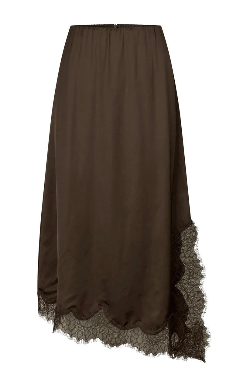 153243 | SECOND FEMALE - Lacia Mørkebrun