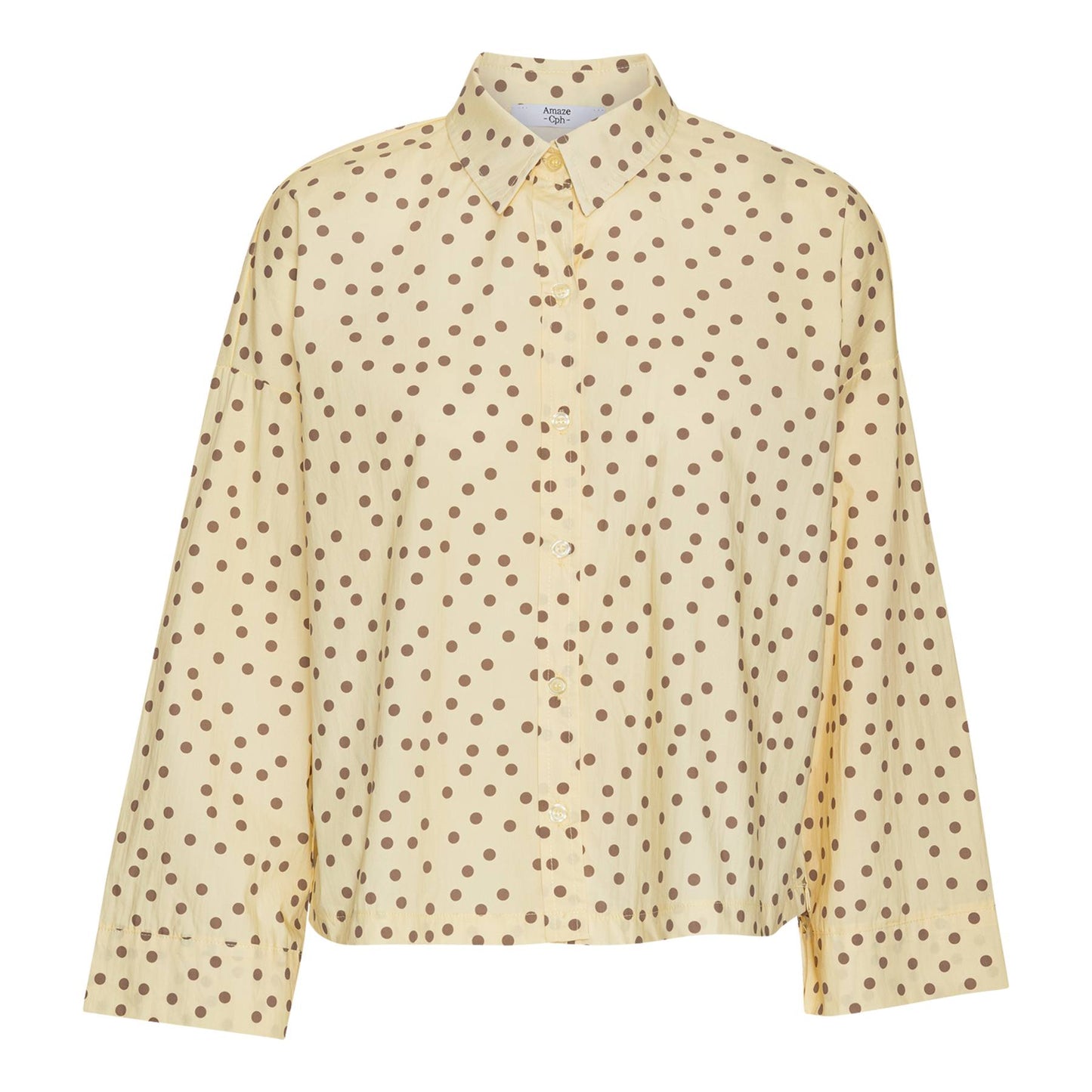 Lysegul skjorte med lysebrune prikker i firkantet snit fra Amaze cph