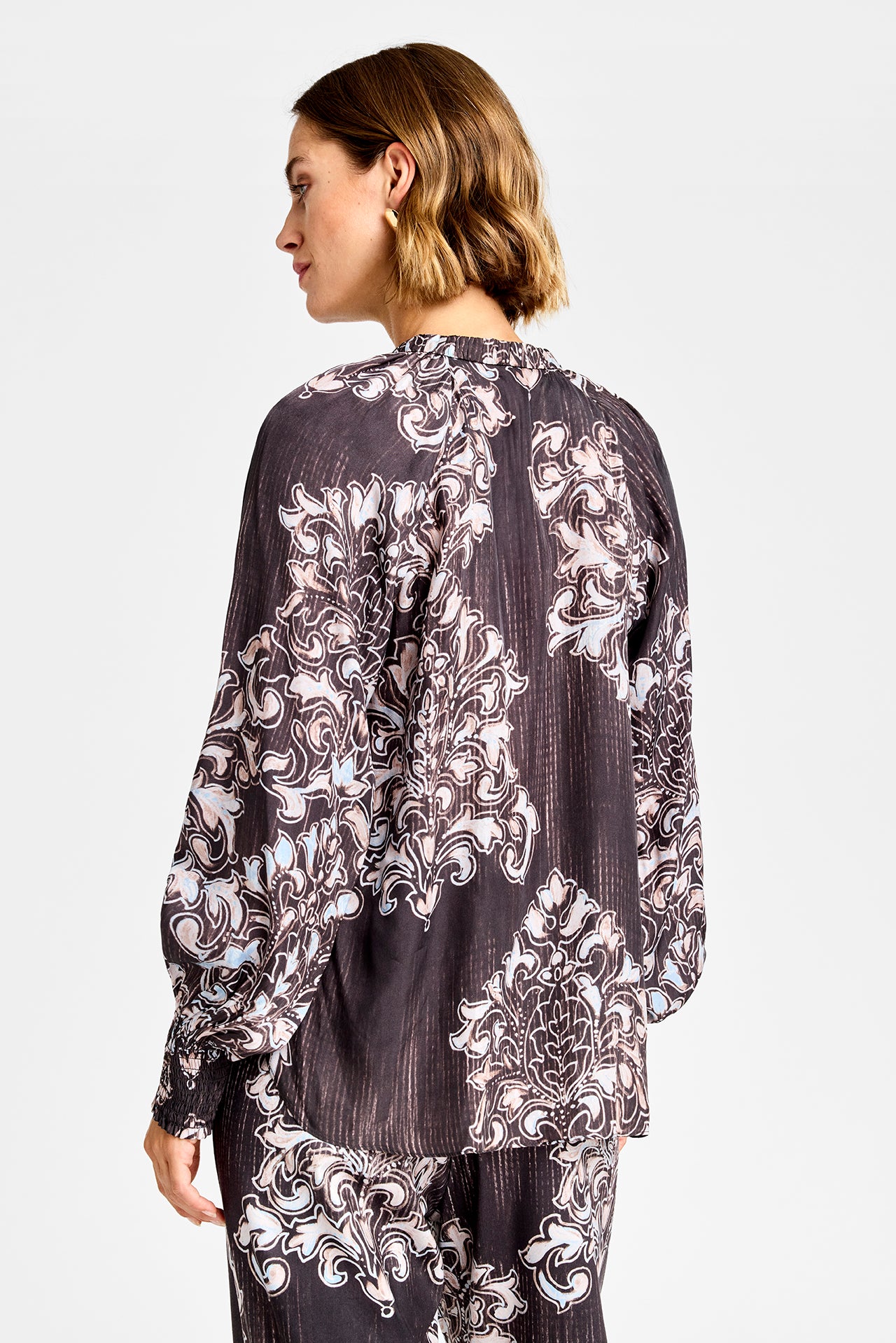 153105 | Gustav - Annebell Brun mønstret