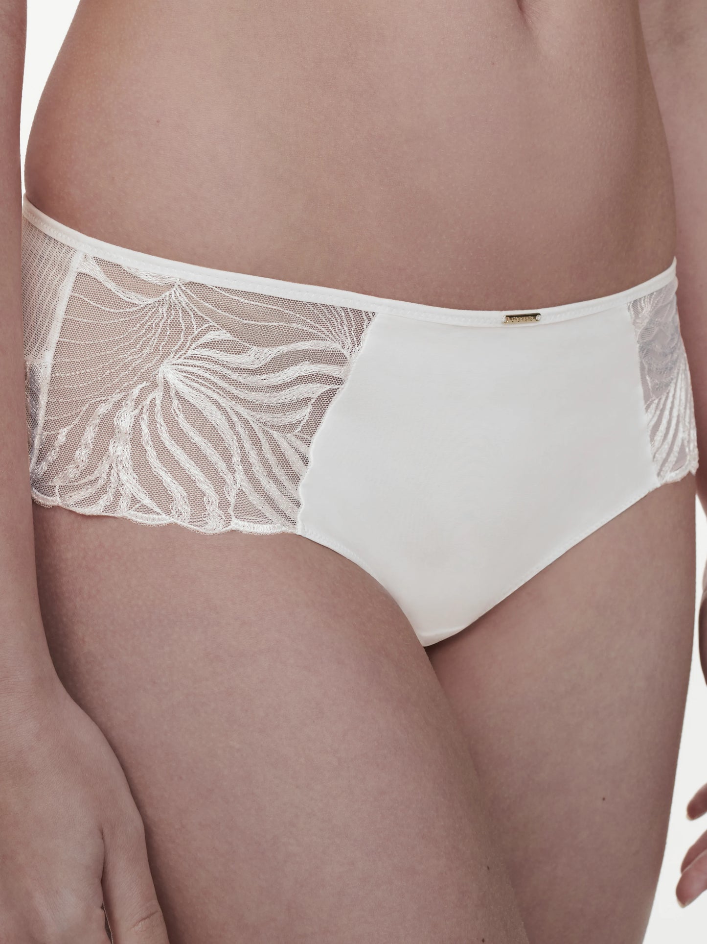 155988 | Chantelle - Legend Milk Off white