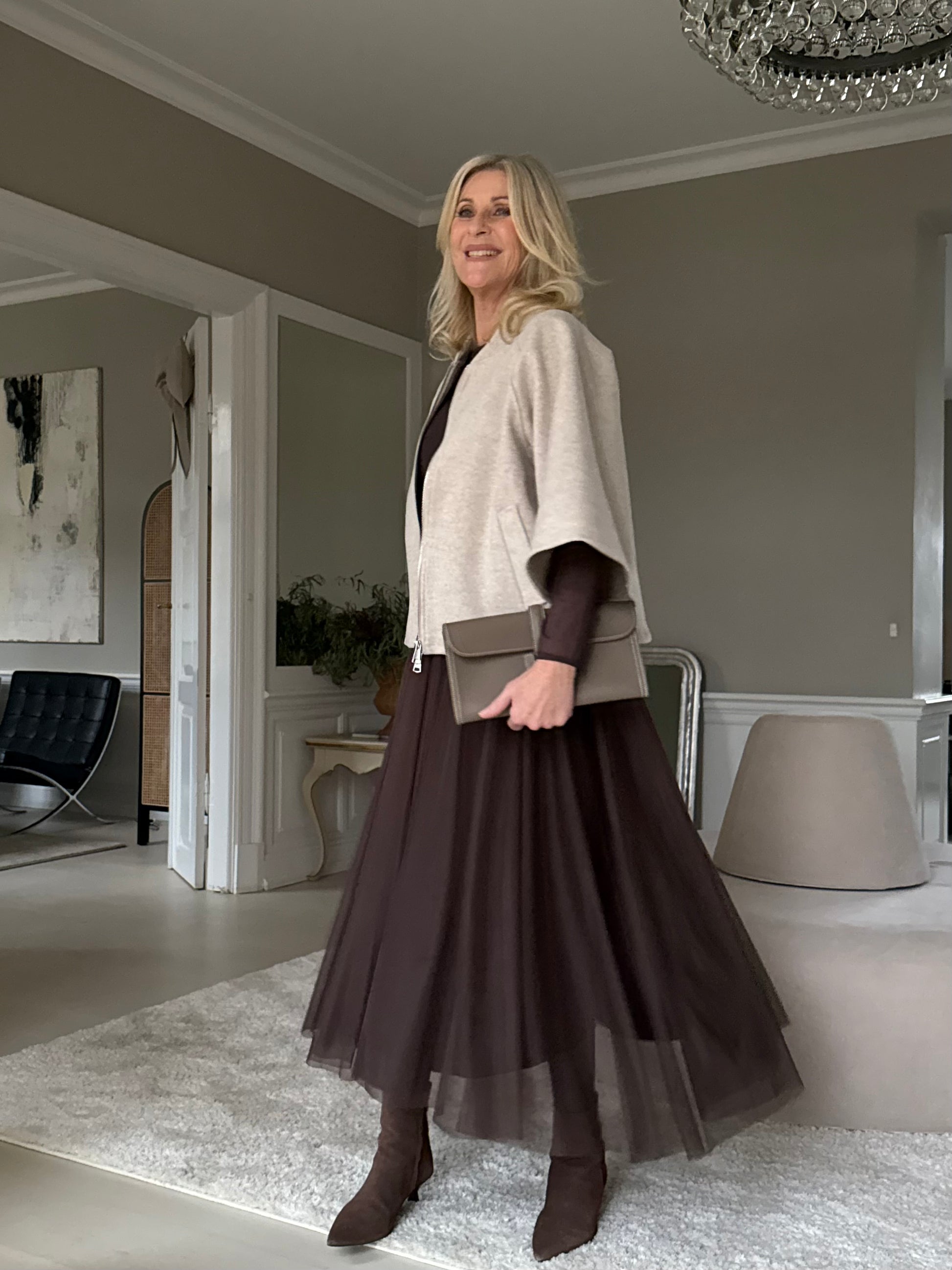 153445 | Luxzuz - Tullia Mørkebrun