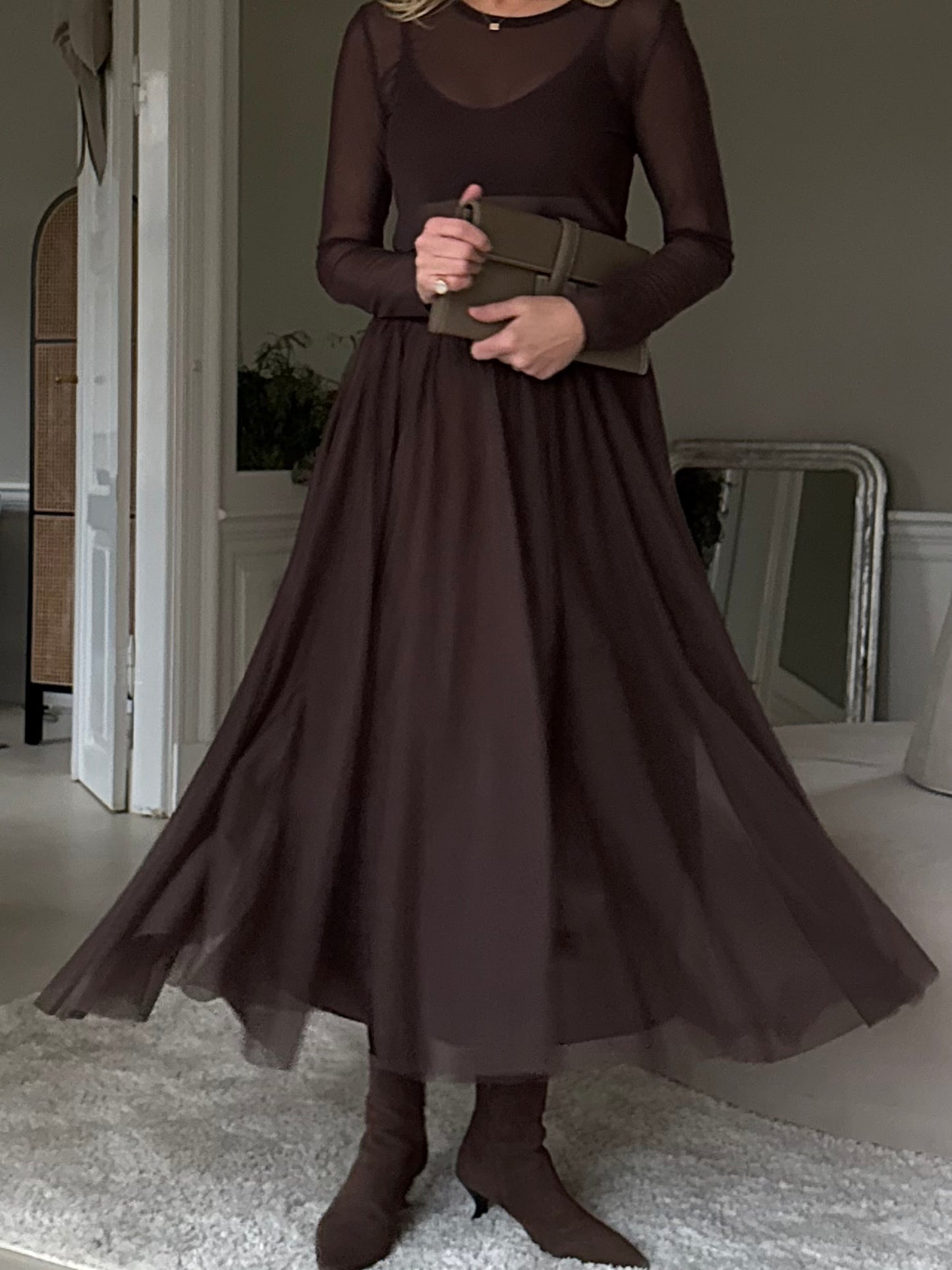 153445 | Luxzuz - Tullia Mørkebrun