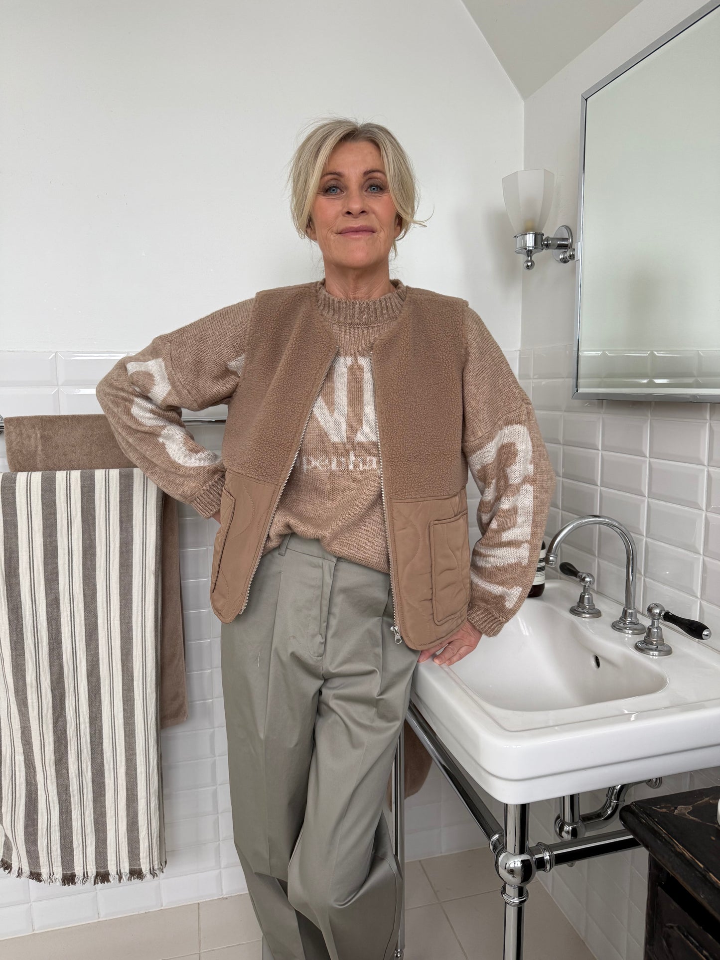 153673 | Freequent - Amra Lysebrun