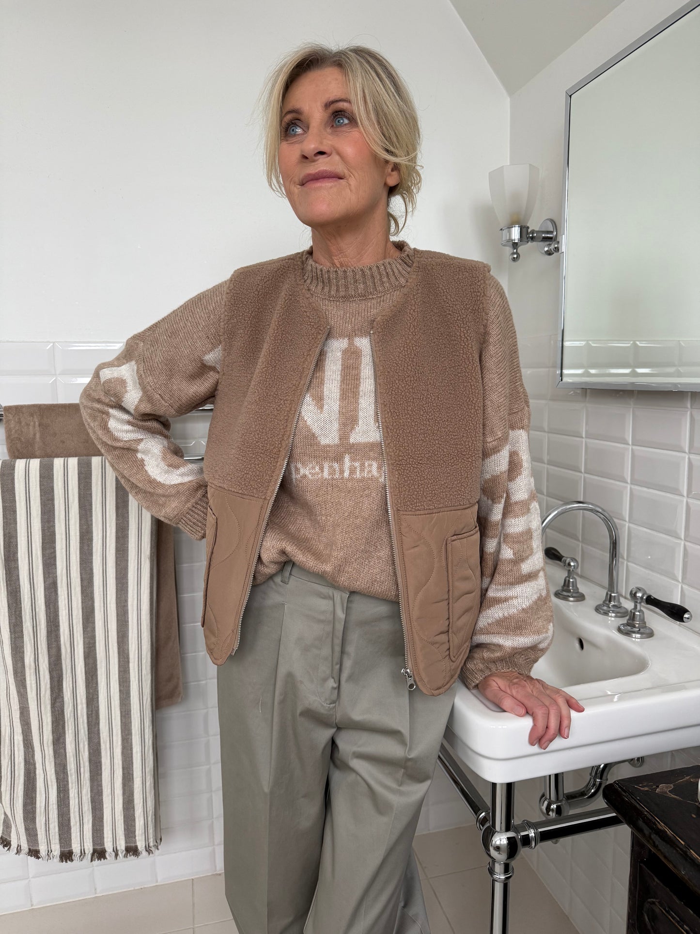 153673 | Freequent - Amra Lysebrun