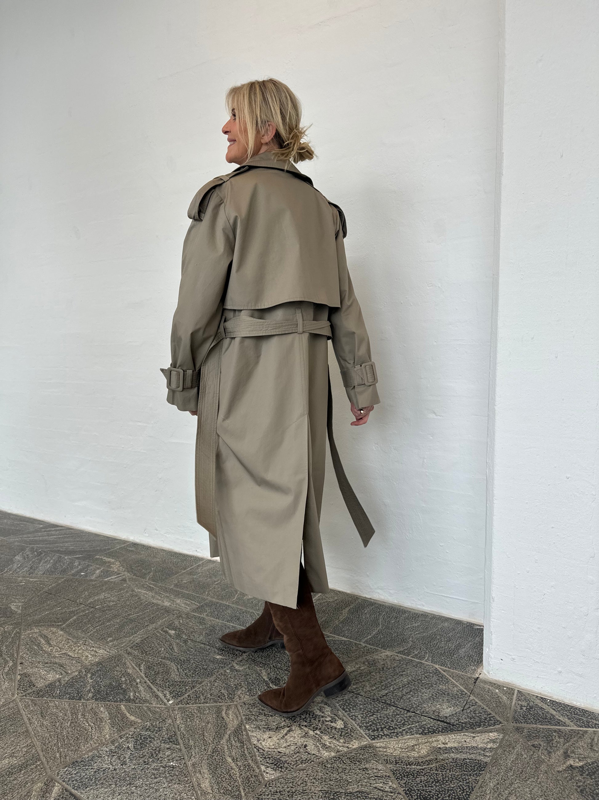 153607 | WithBlack - Augusta Lysebrun