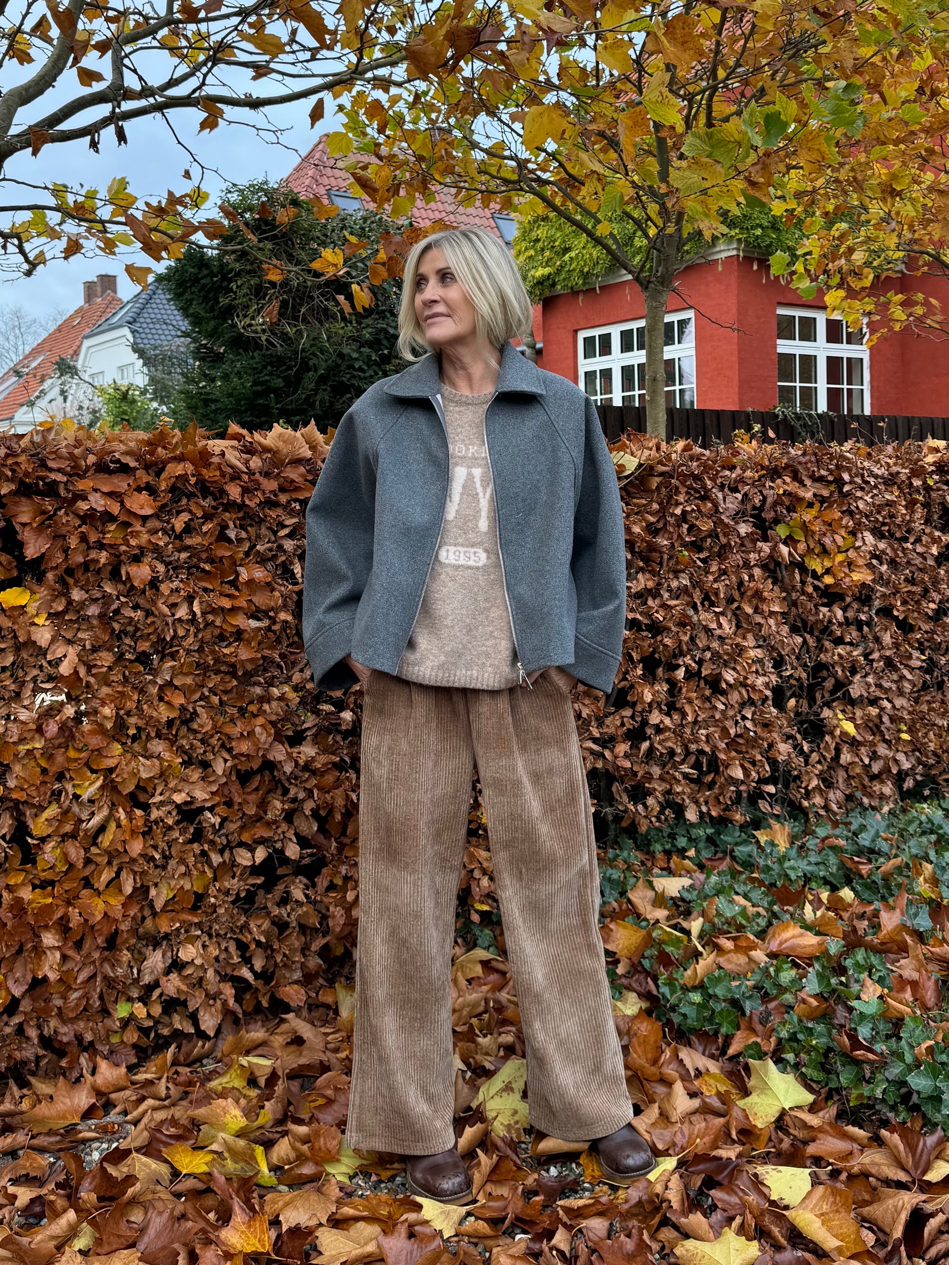 153334 | Marta du Château - Julia Mørkegrå