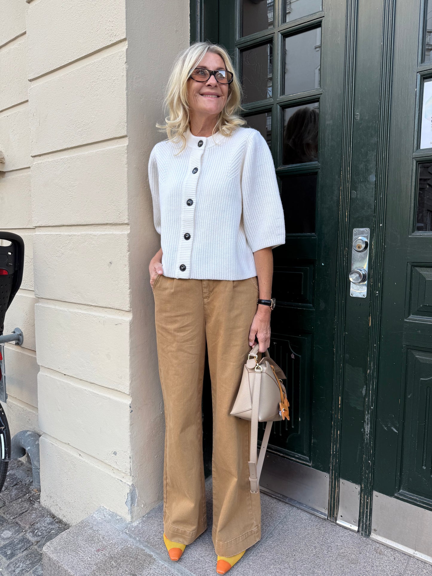 152250 | WithBlack - Steffi Camel