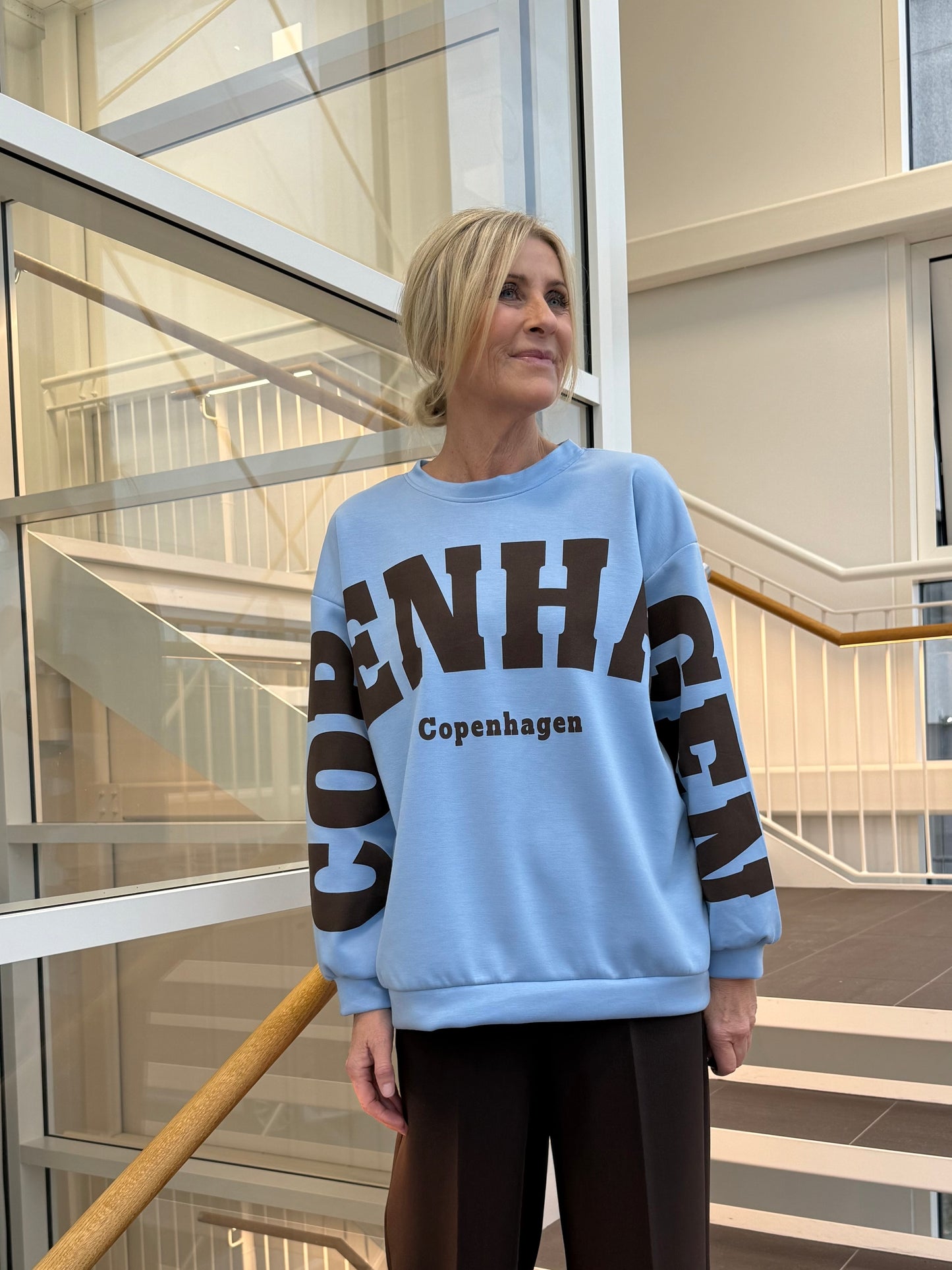 153361 | Marta du Château - Hibiscus Lyseblå