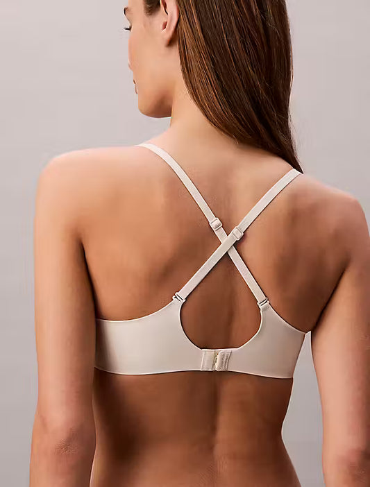  i Beige fra Calvin Klein