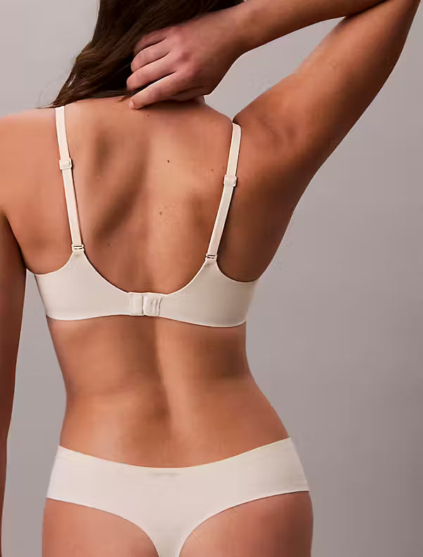 152707 | Calvin Klein - YAE Beige