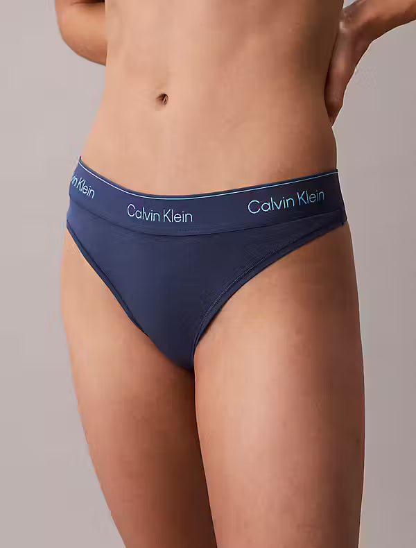 152388 | Calvin Klein - CEC Blå