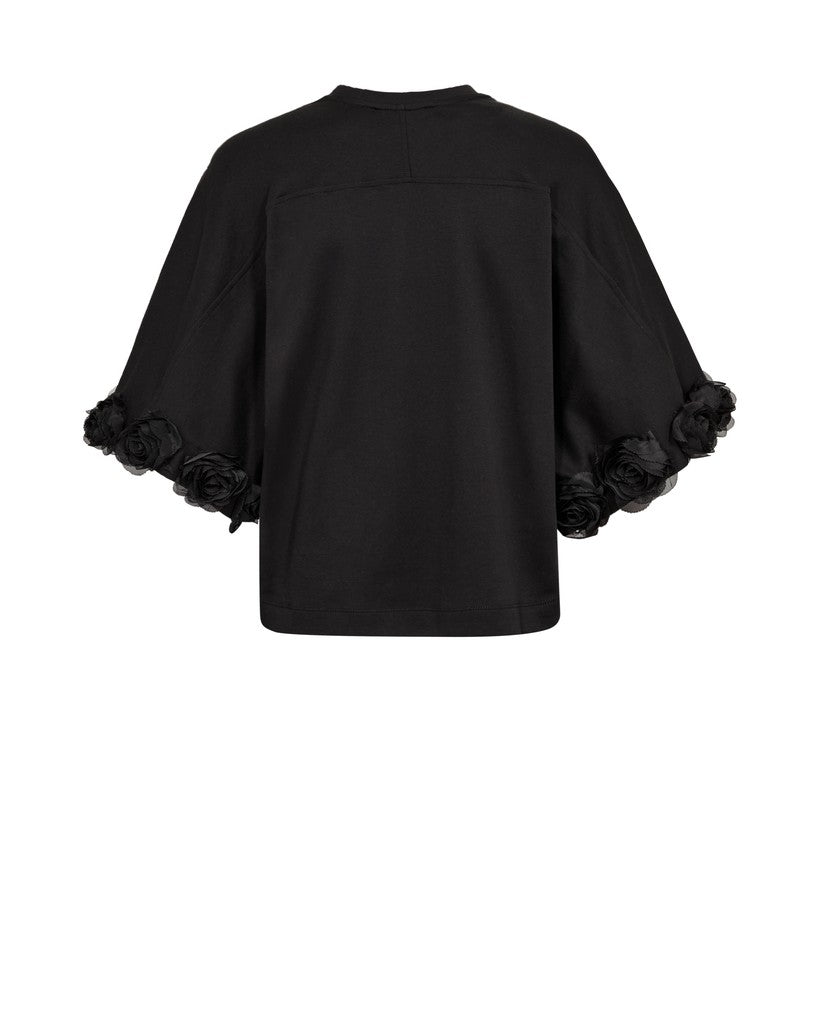 Sort 156300 | MOS MOSH – MMRosette T-shirt med 3D-roseapplikation på ærmekanterne.