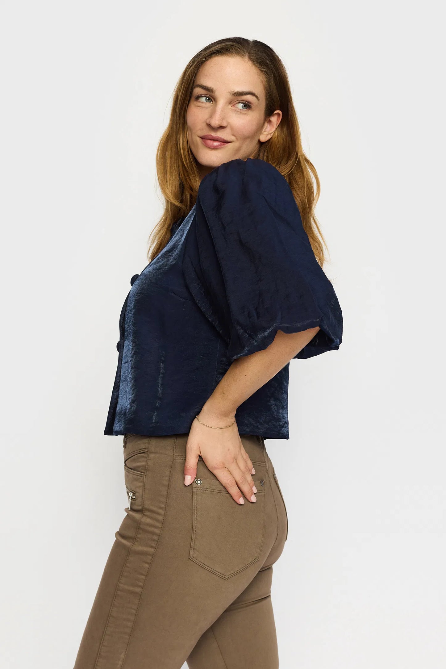 151792 | 2-Biz - Naomi Marine