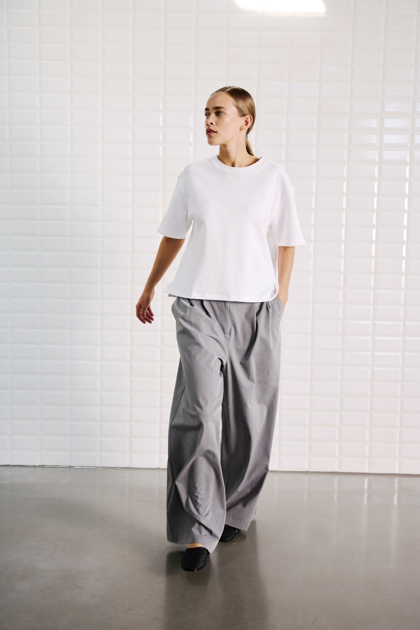 152222 | WithBlack - Tindra Hvid