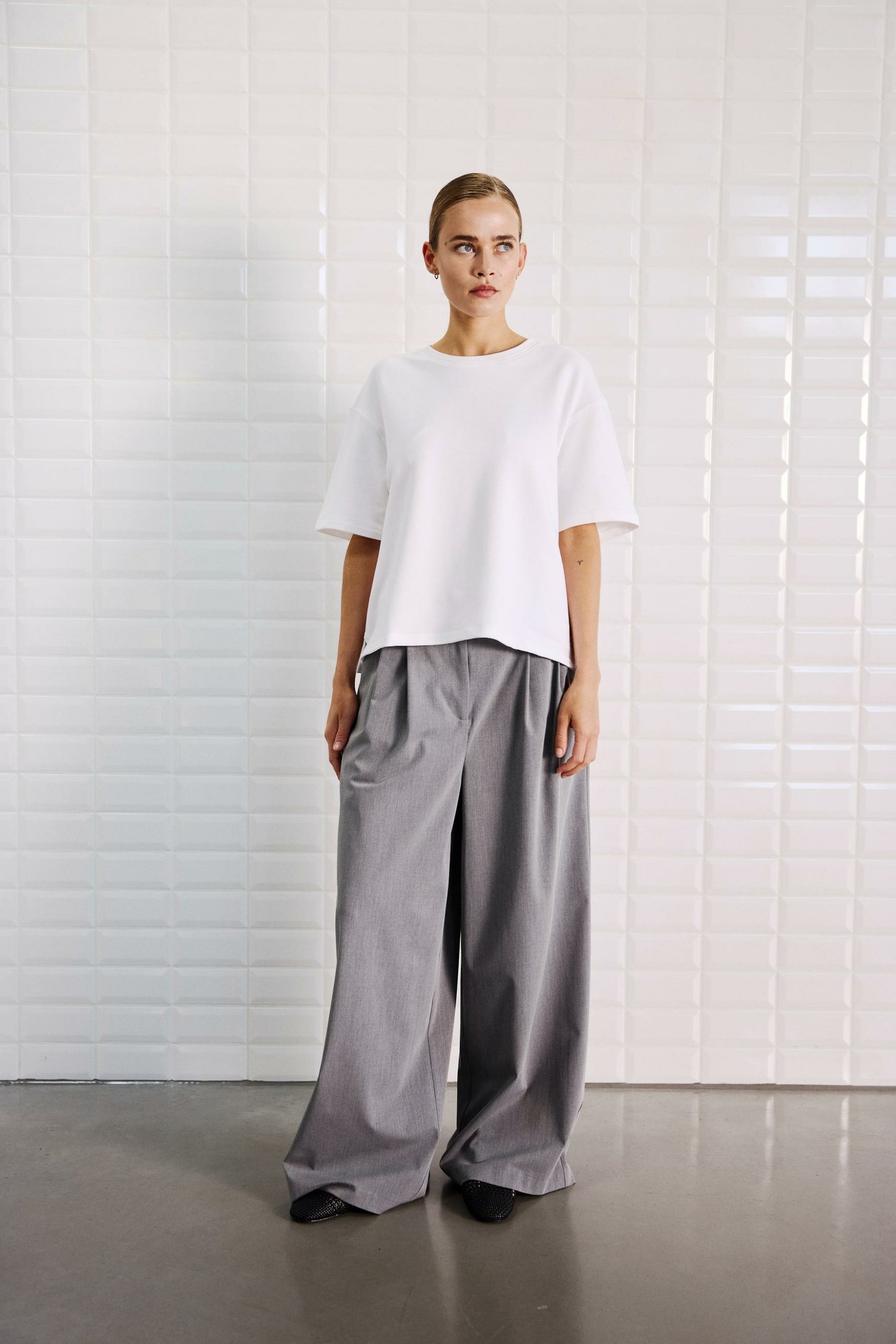 152222 | WithBlack - Tindra Hvid