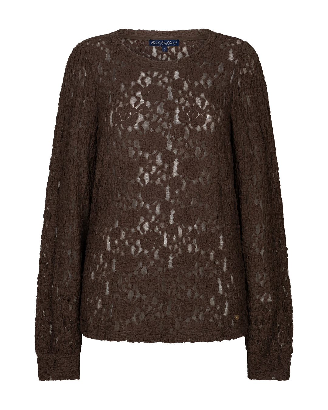 Red Button – Lace Brun: gennemsigtig brun bluse med blomstermønster i blonder, lange ærmer, rund halsudskæring og tætsiddende manchetter, ensfarvet baggrund.