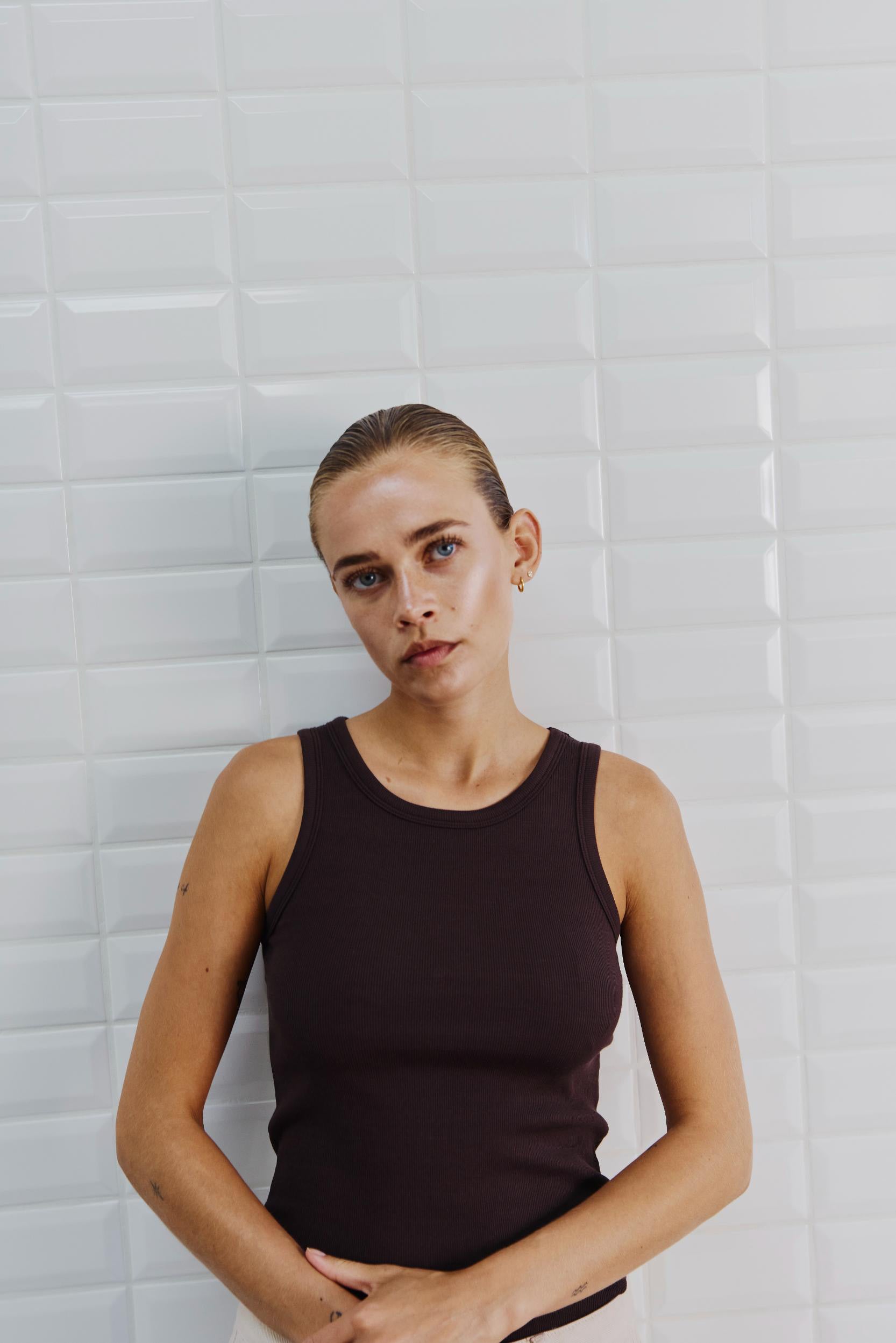 154446 | WithBlack - Dordi Mørkebrun