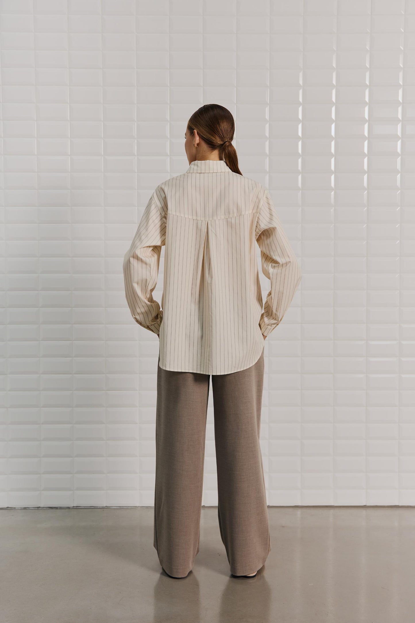 153618 | WithBlack - Elvor Off white