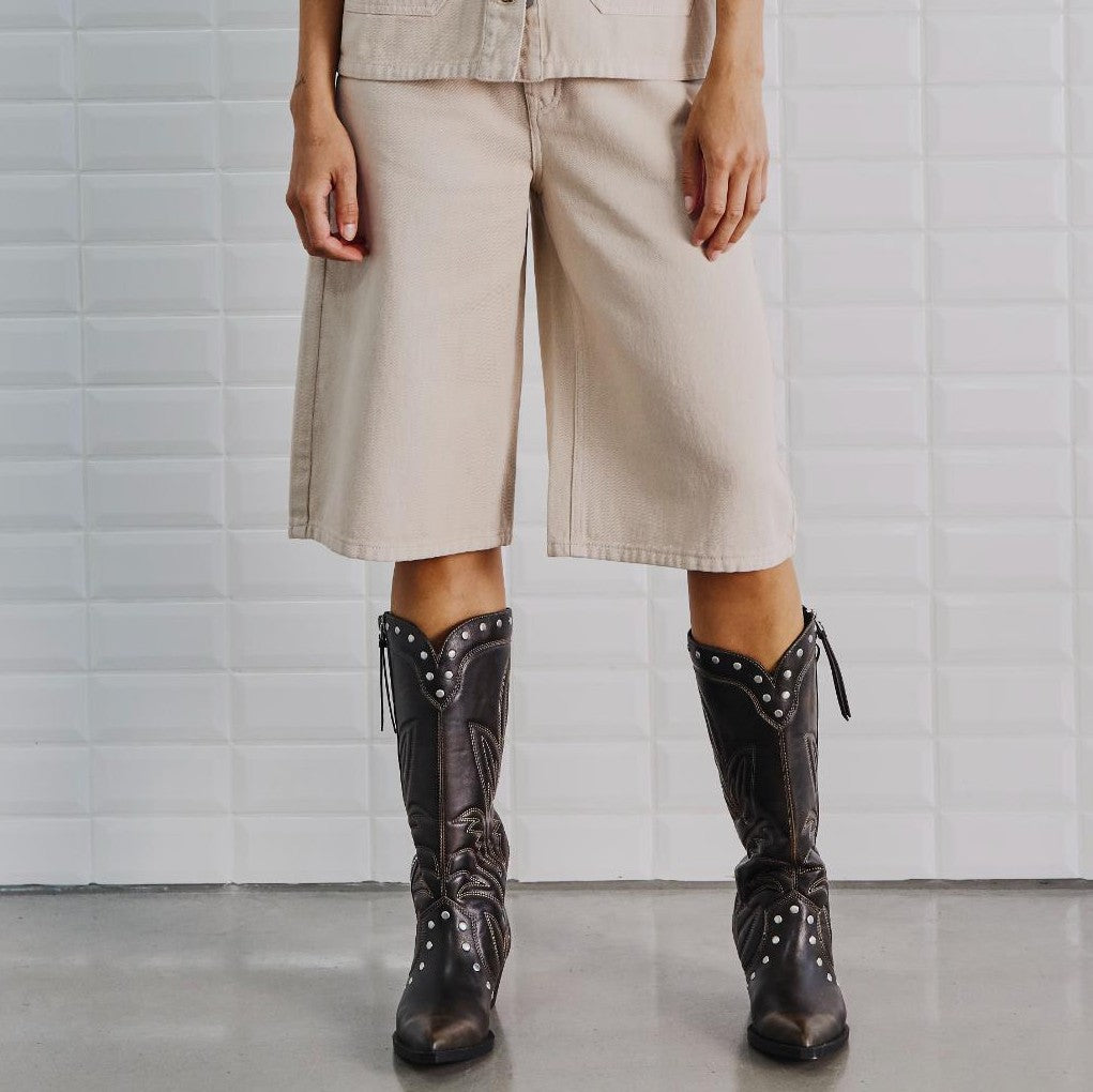 154657 | WithBlack - Gala Beige