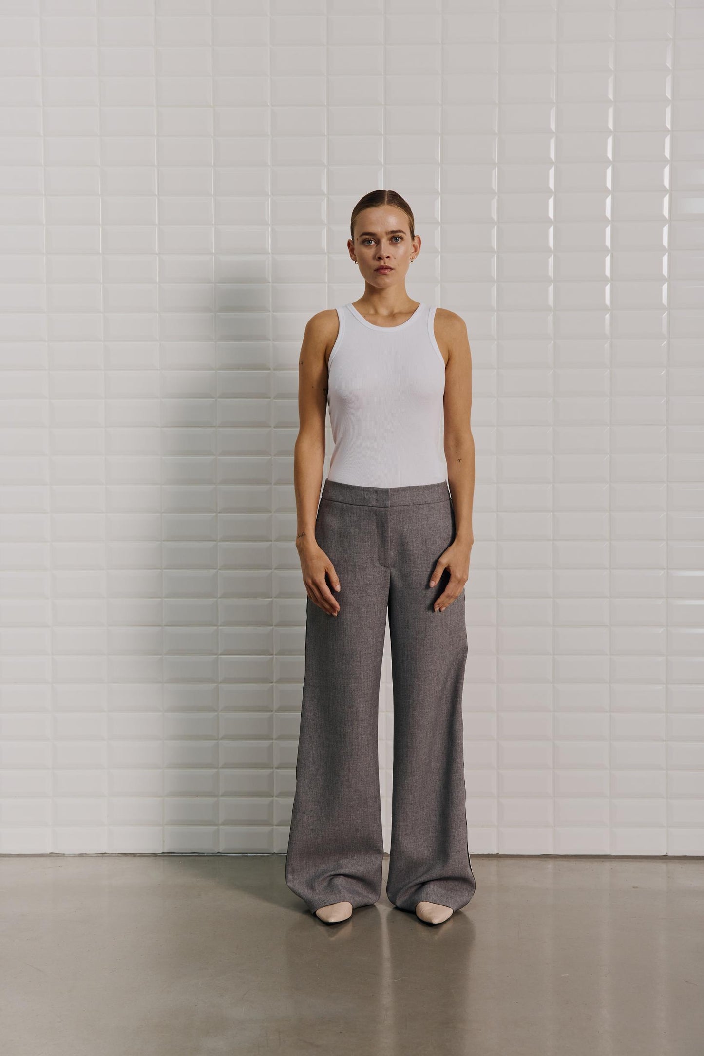 153611 | WithBlack - Marina Grå