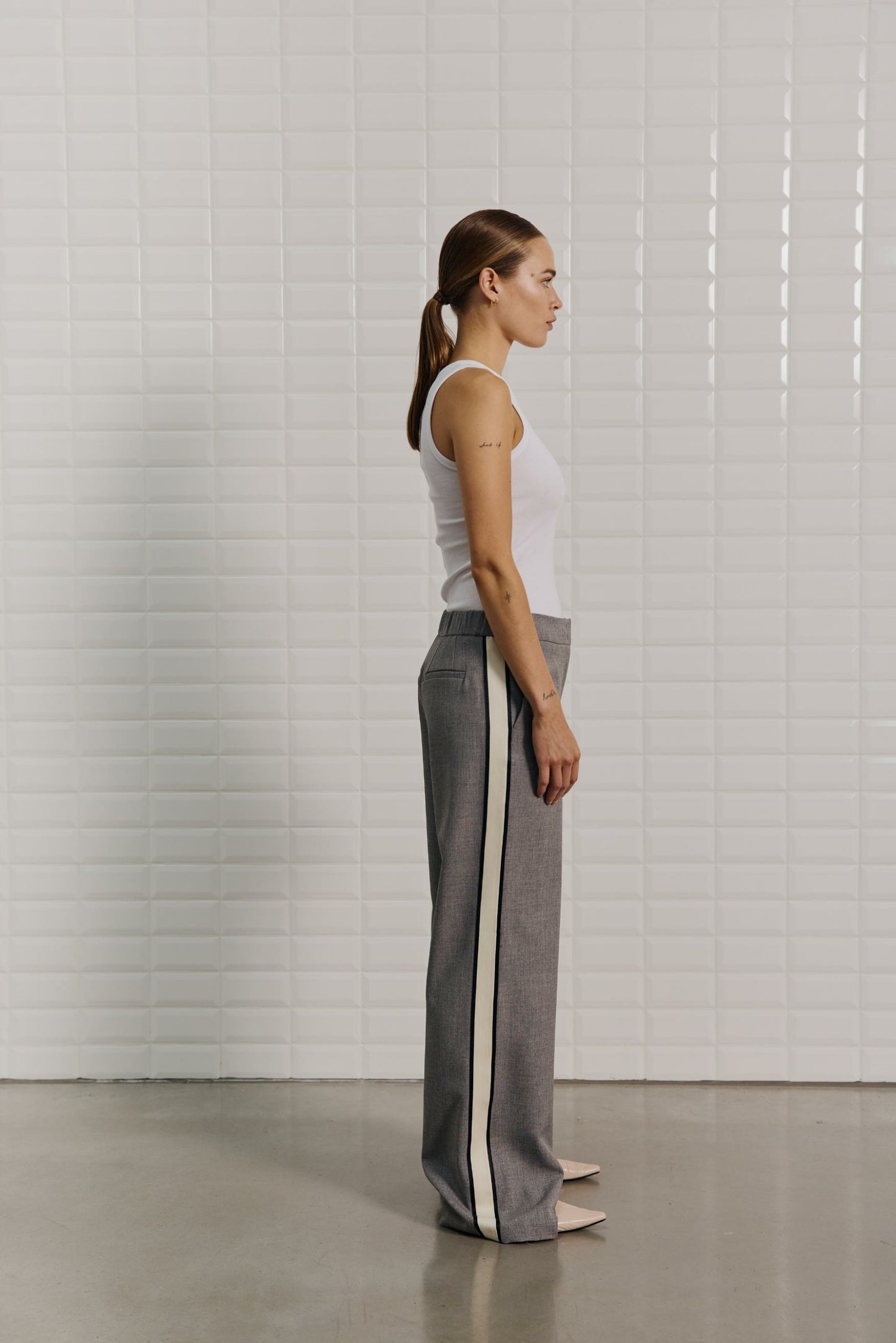 153611 | WithBlack - Marina Grå