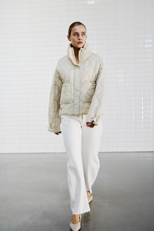  i Off white fra WithBlack