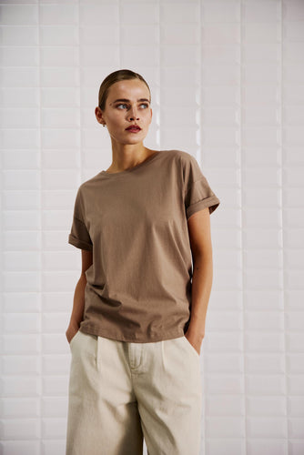 153542 | WithBlack - Corri Lysebrun