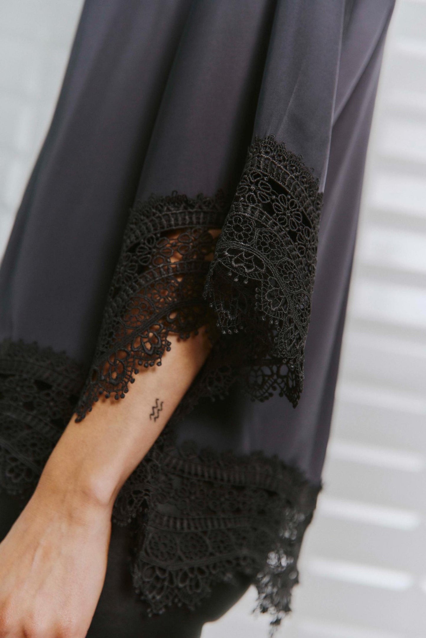 153200 | WithBlack - Dagmar Mørkegrå