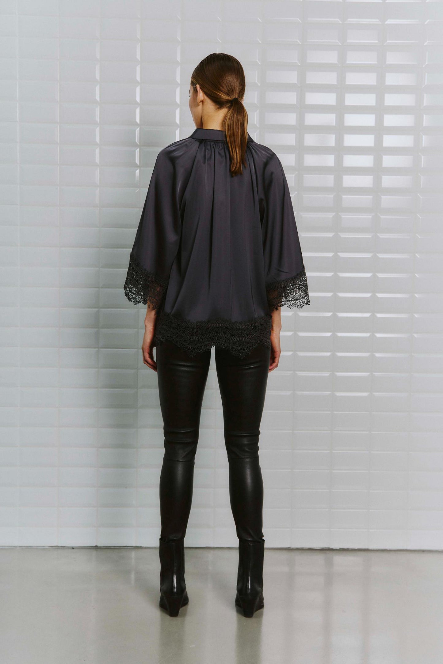 153200 | WithBlack - Dagmar Mørkegrå