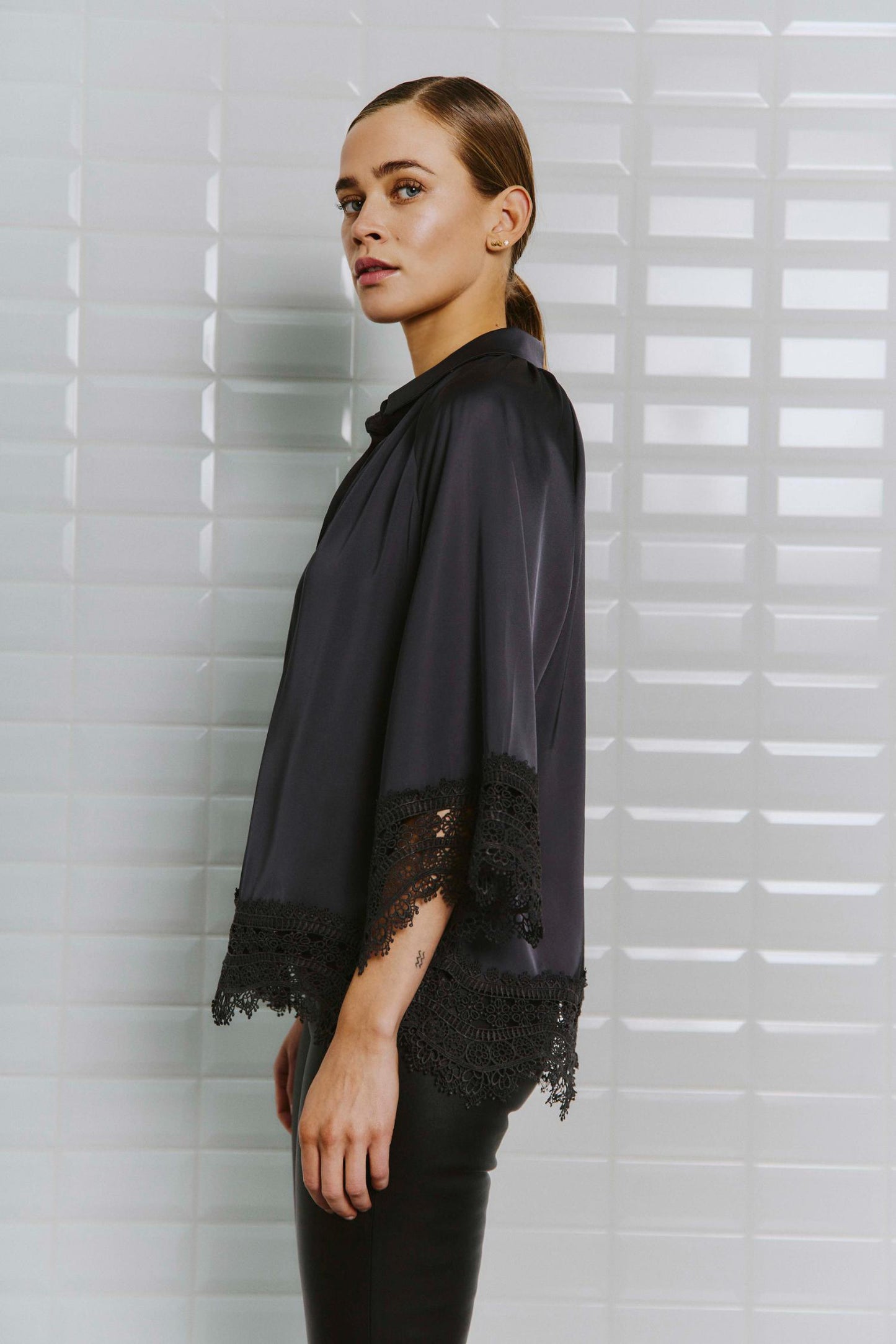 153200 | WithBlack - Dagmar Mørkegrå