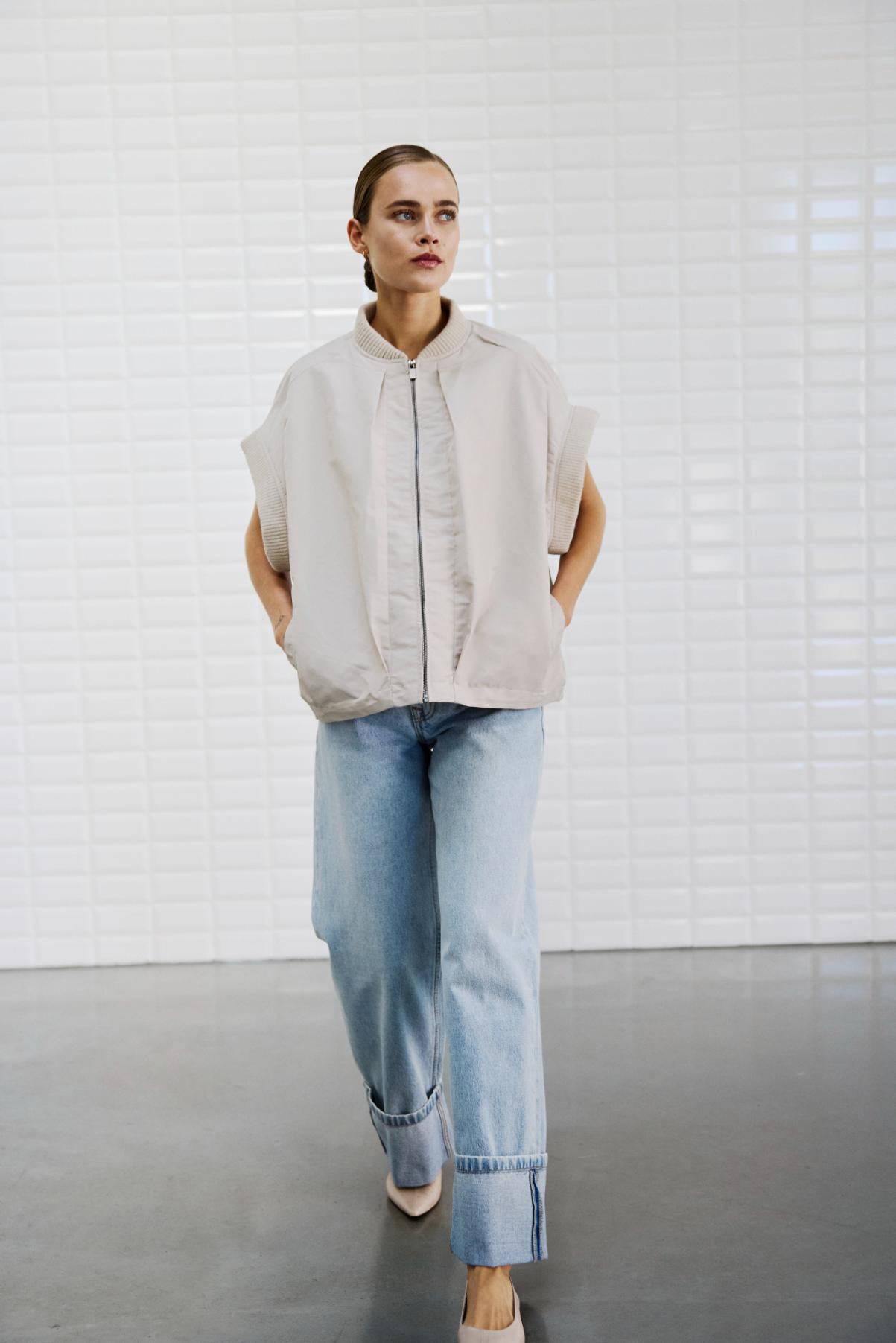 153553 | WithBlack - Imperial Beige