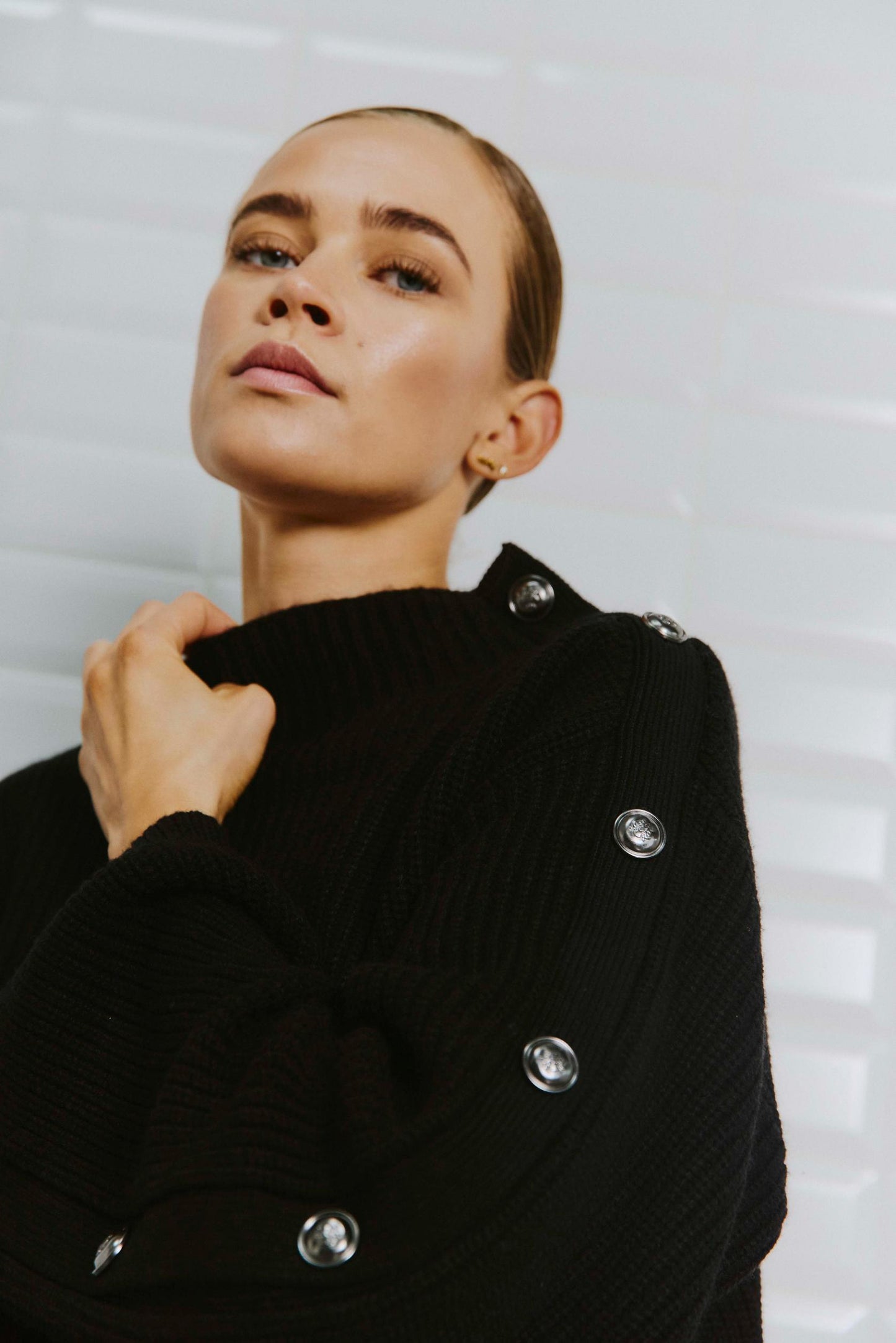 153192 | WithBlack - Ines Sort