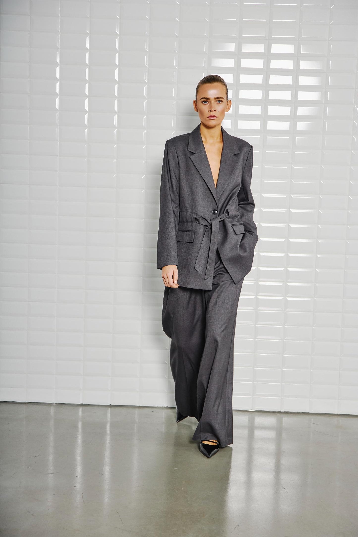 152219 | WithBlack - Magnolia Mørkegrå