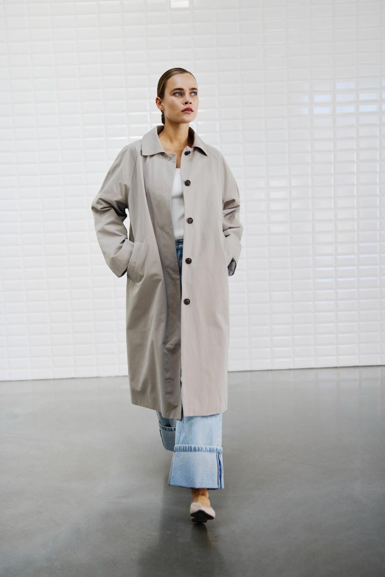 153606 | WithBlack - Paola Khaki