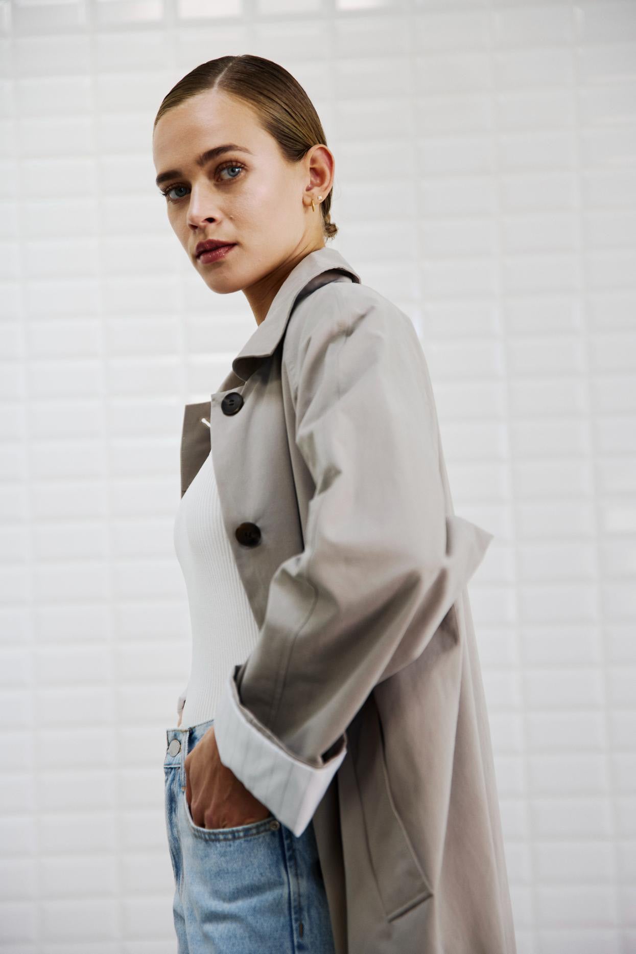 153606 | WithBlack - Paola Khaki