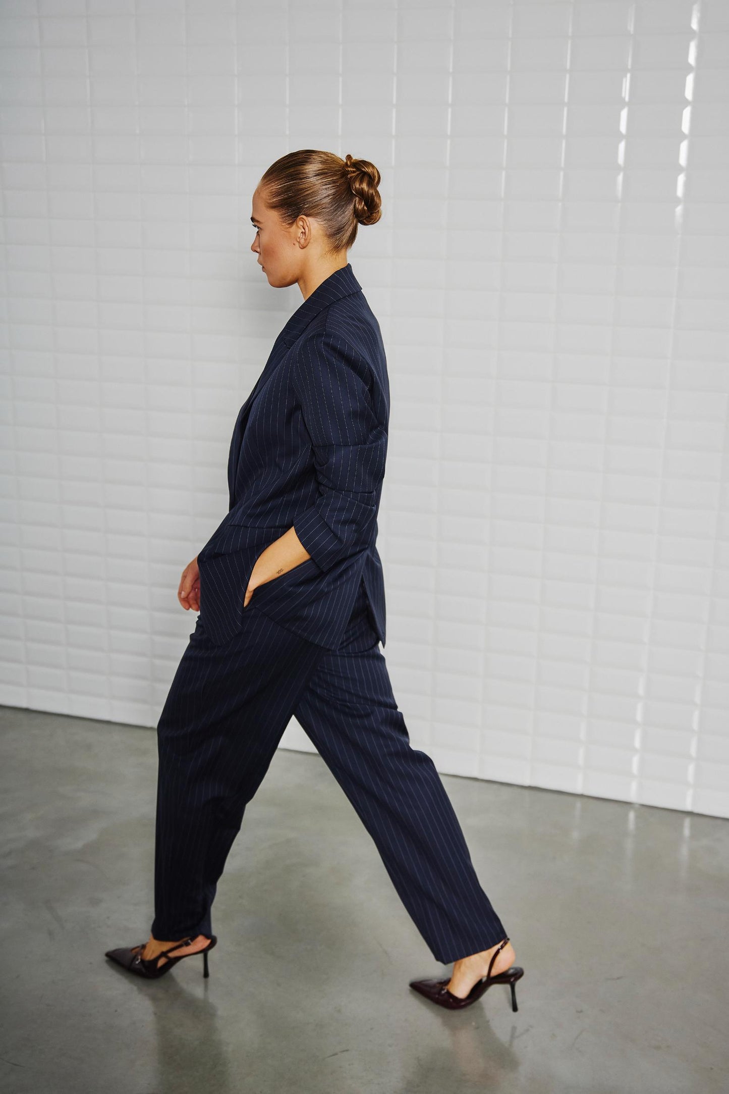 152212 | WithBlack - Valentina Marine