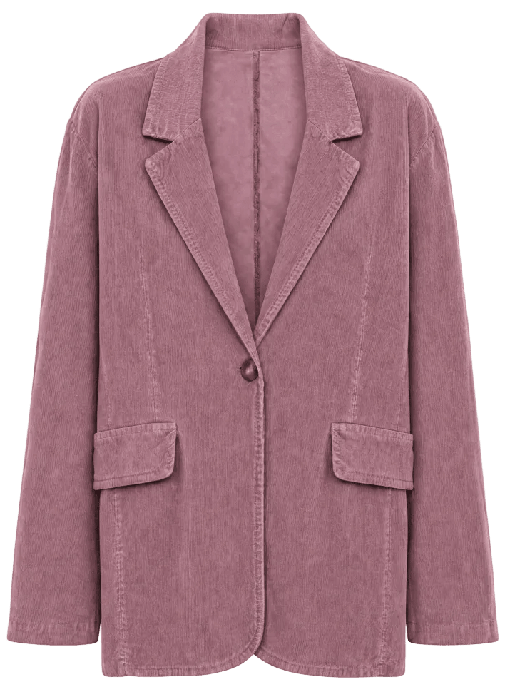 Amaze Cph 155732 lyserød blazer i fløjl med skrå revers, én knap og to lommer med klap foran.
