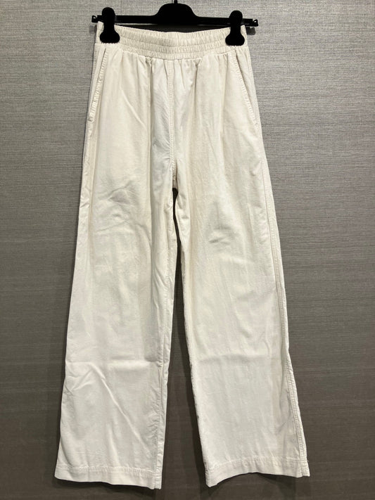  i Off white fra Luxzuz